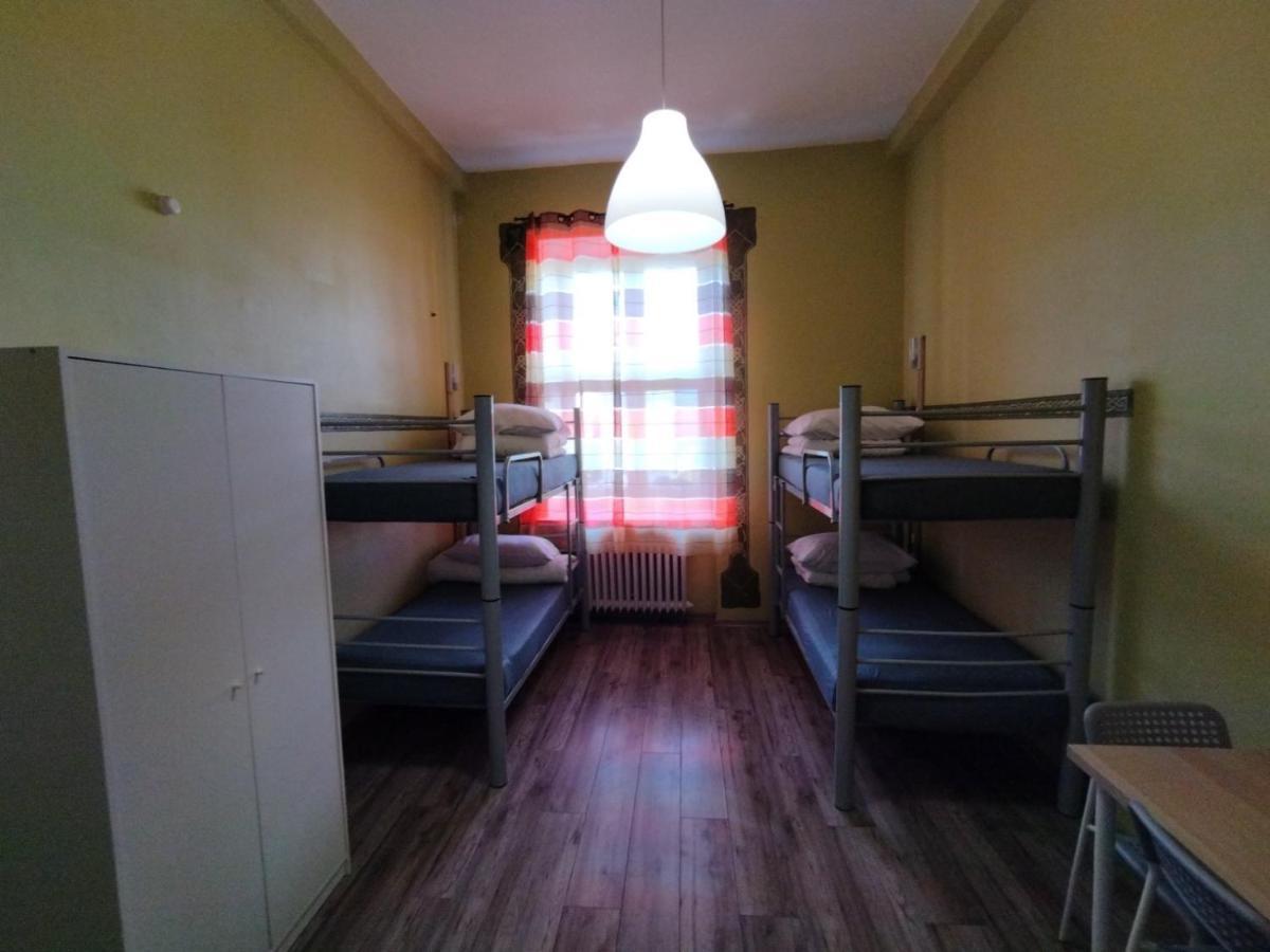 ורשה Oliwka Hostel מראה חיצוני תמונה